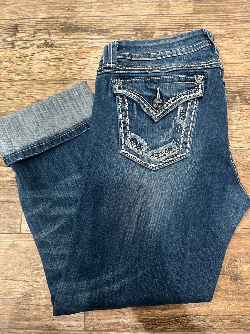 Miss Me Blue cropped Jeans with Embroidered Back Pockets - Picture 2 of 8